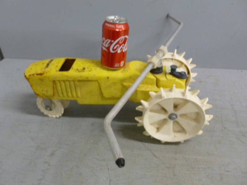 lot 6 image: Tractor Sprinkler