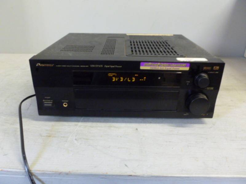 lot 21 image: Pioneer Receiver