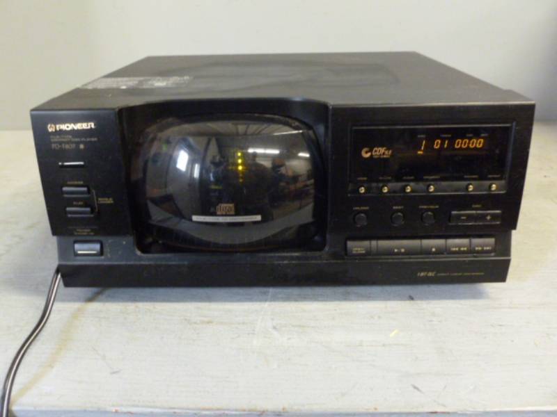 lot 22 image: Pioneer CD Player