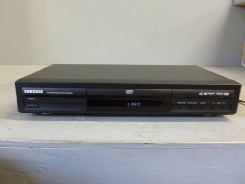 lot 23 image: DVD Player