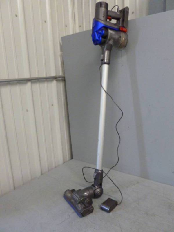 lot 24 image: Dyson Cordless Vacuum