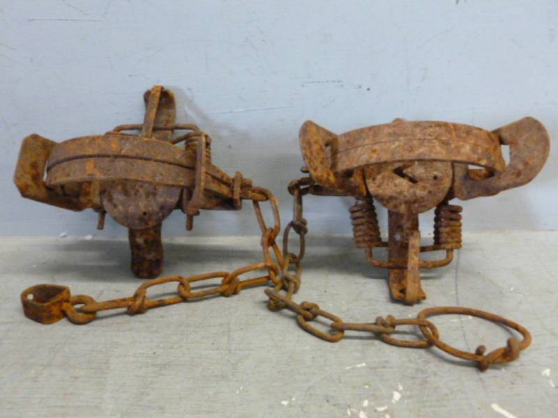 lot 44 image: Vintage Traps