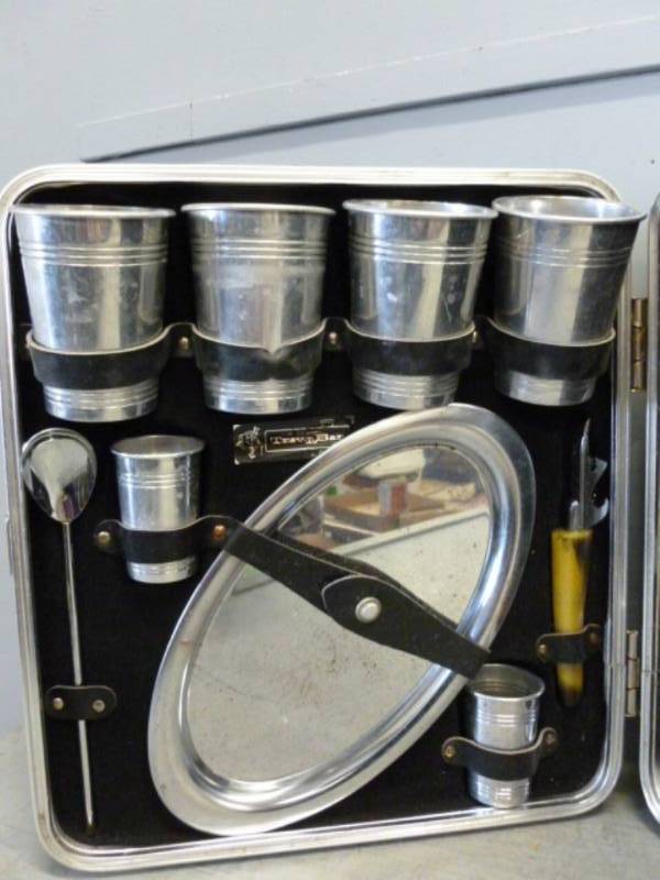 lot 78 image: Vintage Bar Set