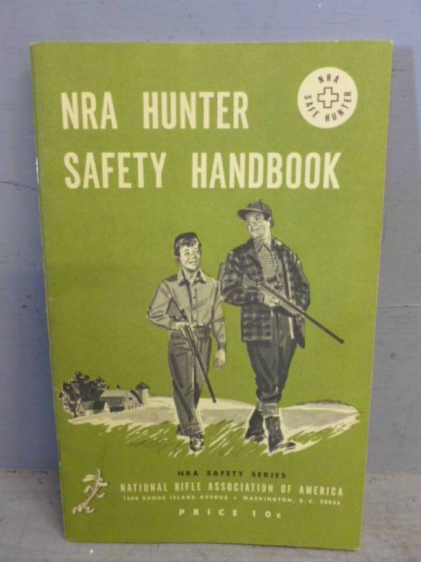 lot 85 image: Vintage Booklet