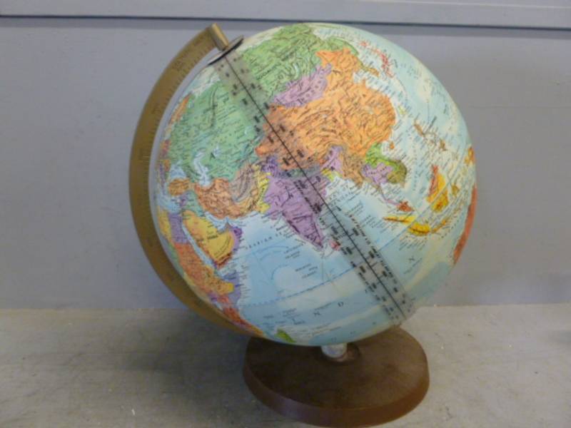 lot 111 image: Vintage Globe