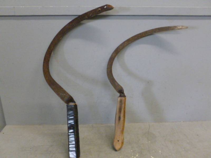 lot 112 image: Vintage Corn Knives
