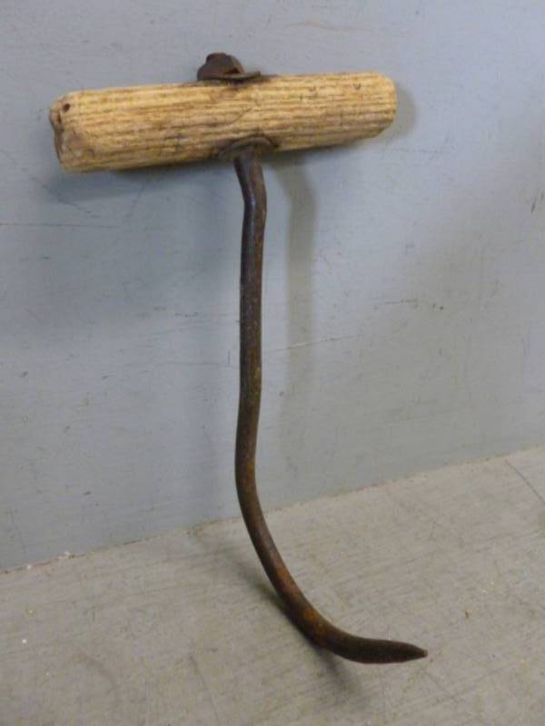 lot 122 image: Vintage Bale Hook