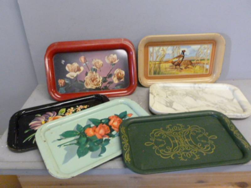 lot 126 image: Vintage Metal Serving Trays