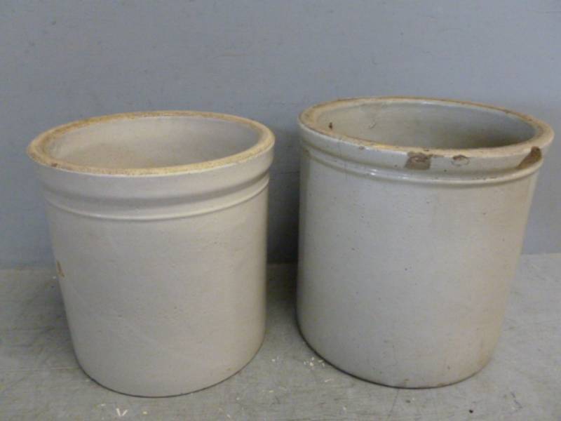 lot 142 image: Vintage Crocks
