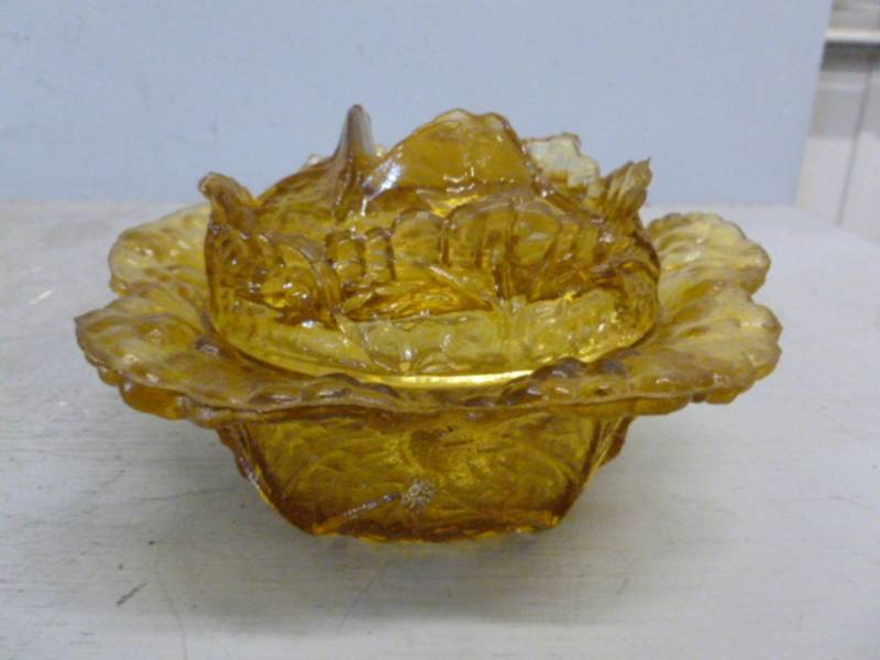 lot 151 image: Vintage Candy Dish