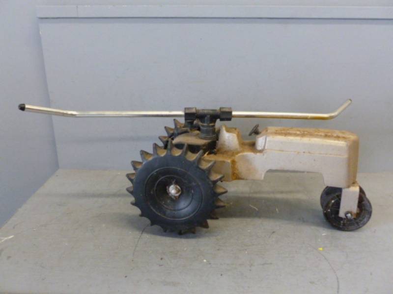 lot 172 image: Tractor Sprinkler