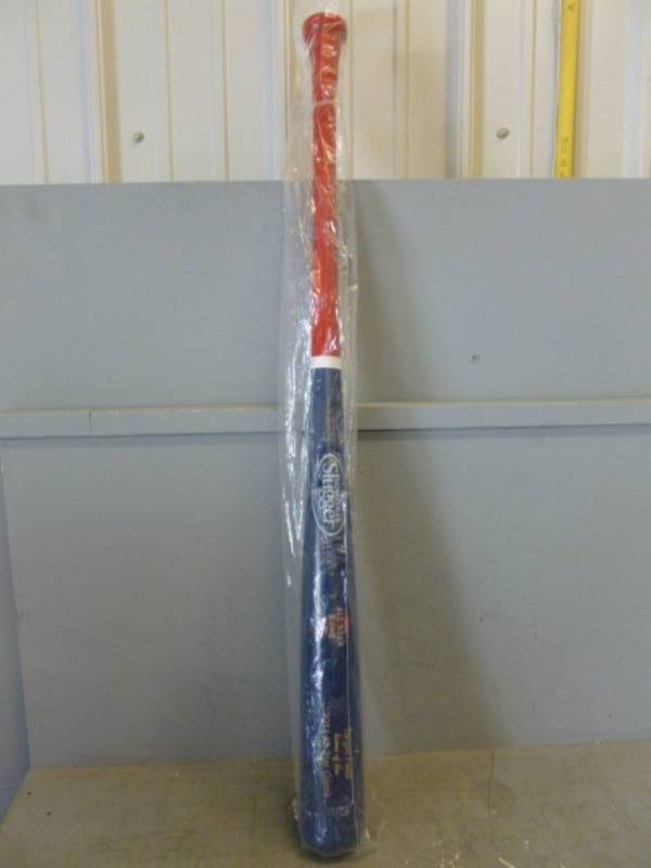 lot 176 image: Minnesota Twins Collectible
