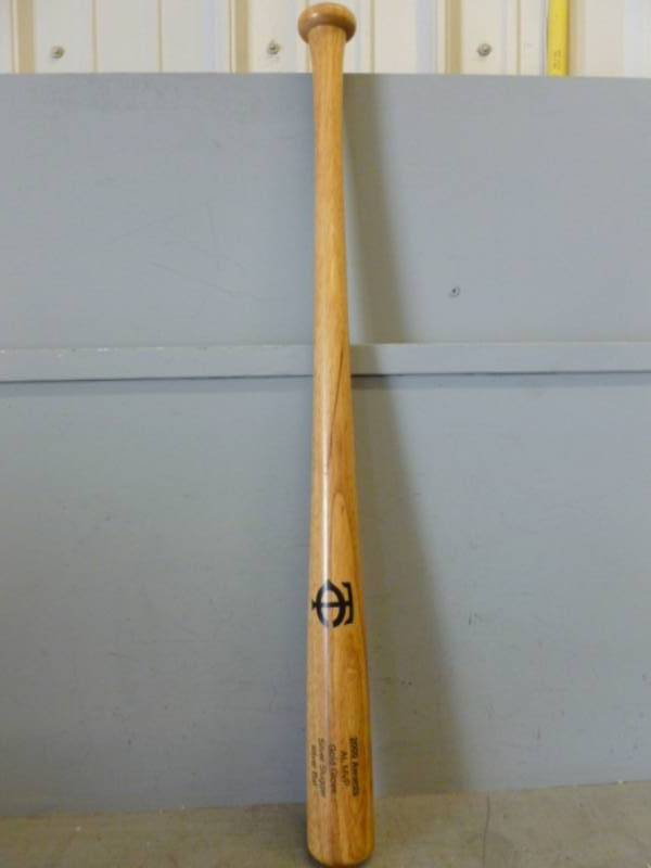 lot 178 image: Minnesota Twins Collectible