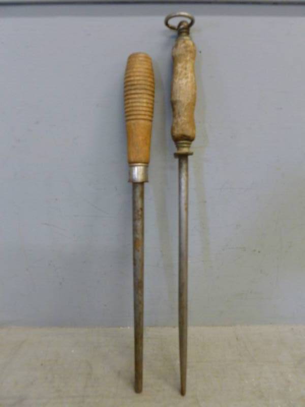 lot 190 image: Vintage Sharpening Steels