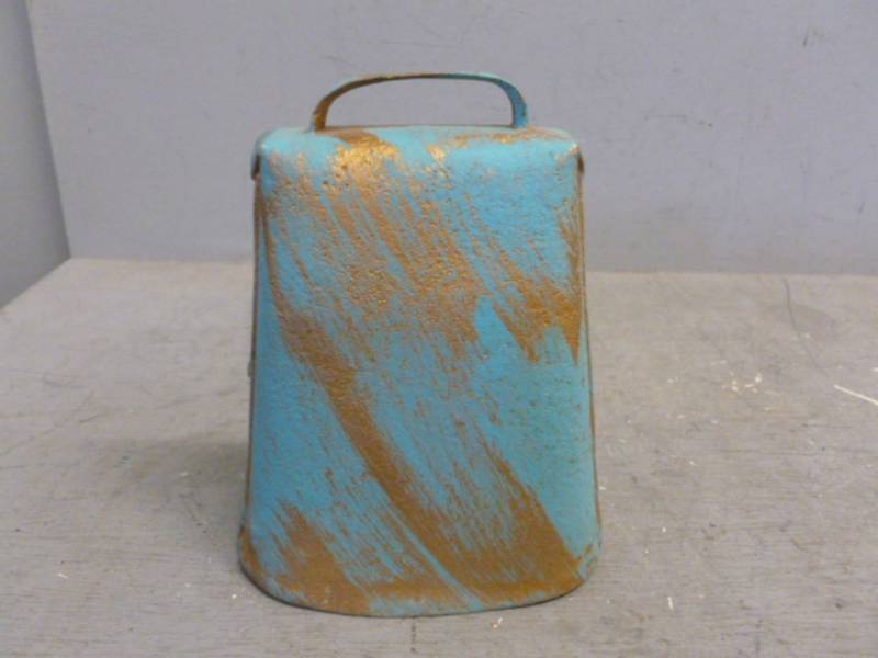 lot 206 image: Vintage Cow Bell