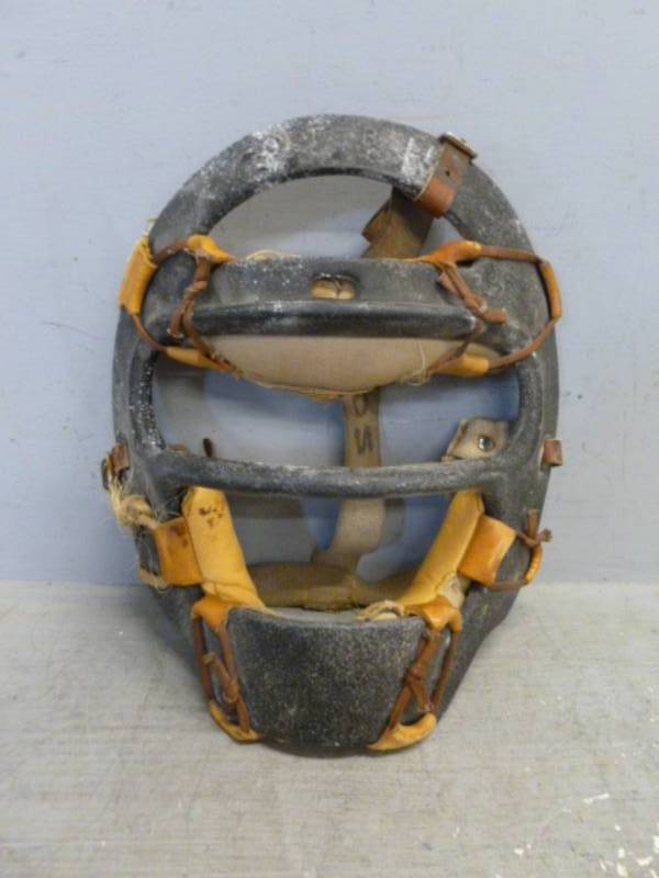lot 213 image: Vintage Sports
