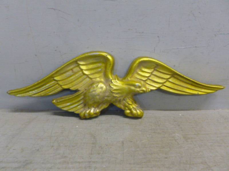 lot 219 image: Eagle Decoration