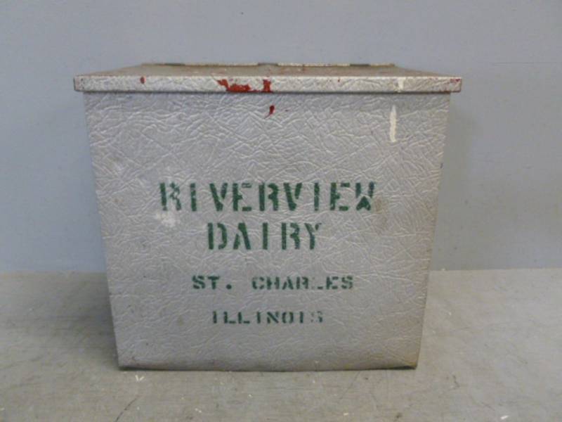 lot 234 image: Vintage Milk Box