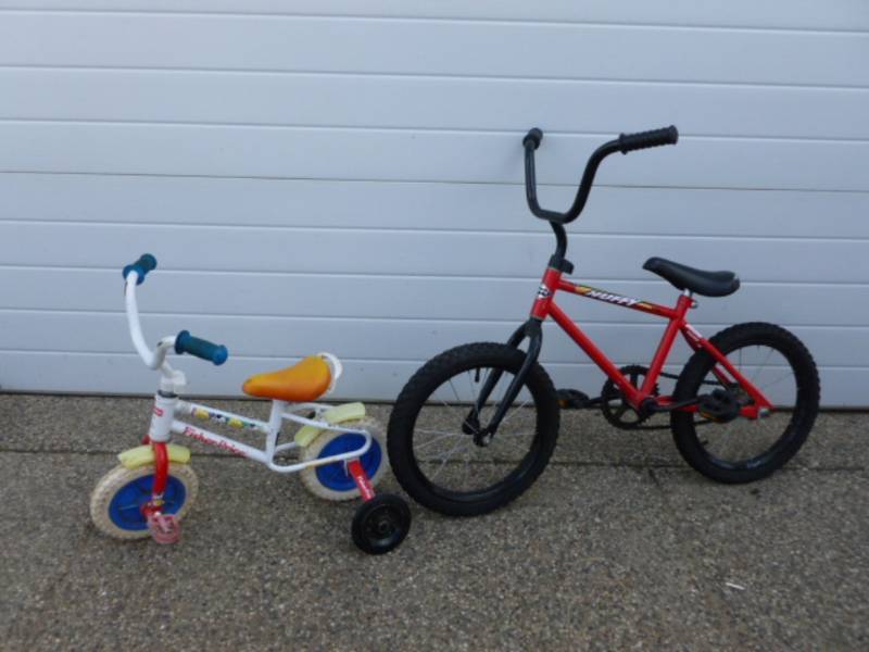 lot 265 image: Kids Bikes