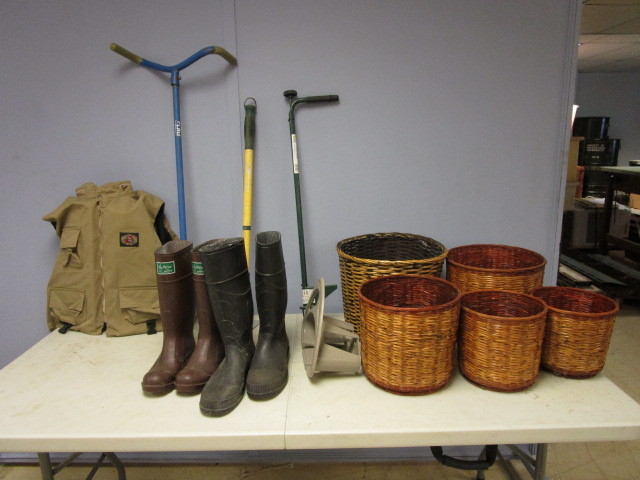 lot 816 image: GARDEN TOOLS, FISHING VEST AND MORE