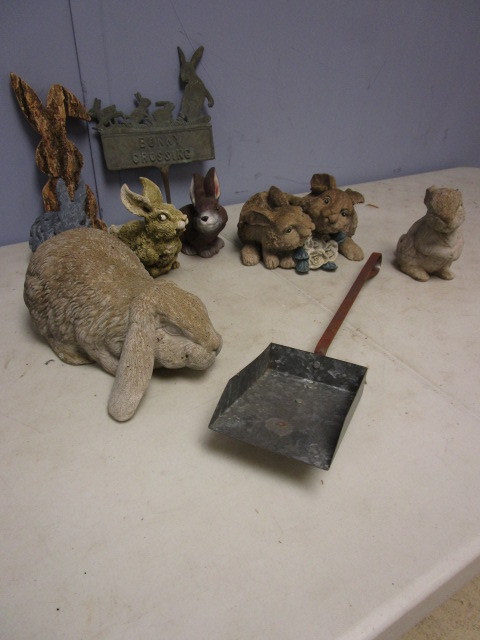 lot 819 image: BUNNY STATUARY AND SIGN