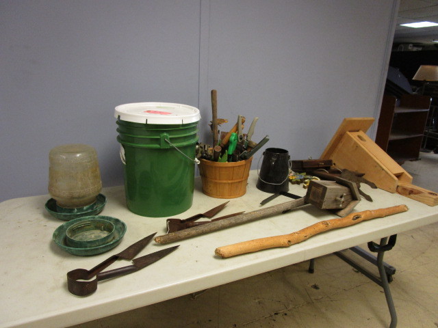 lot 831 image: BIRDHOUSES, HAND TOOLS AND MORE