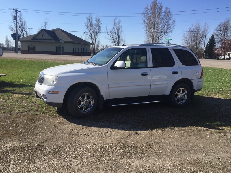 lot 1 image: 2006 Buick Rainier SUV