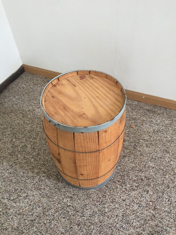 lot 15 image: Wood Barrel With Cover