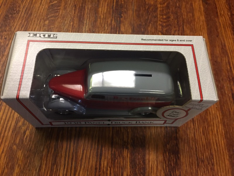 lot 43 image: Ertl Ben Franklin 1938 Panel Truck Bank