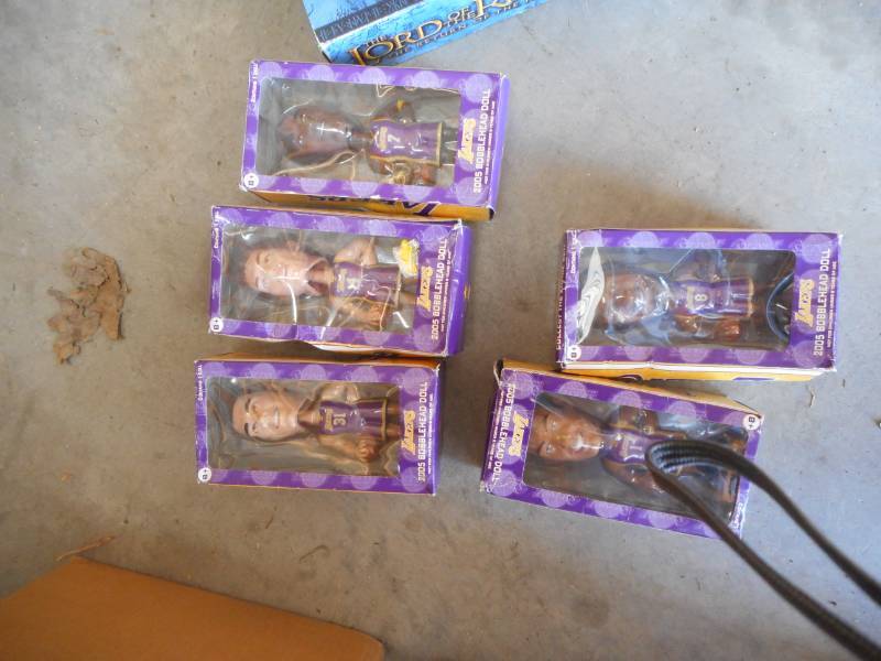 lot 14 image: Action Figures & Bobbleheads