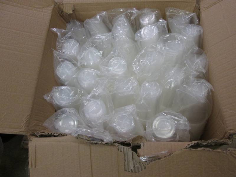 lot 3 image: Box of Boardwalk 9 oz Transparent C...
