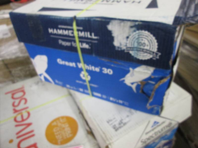 lot 34 image: Hammermill 86700 - Great White Recy...