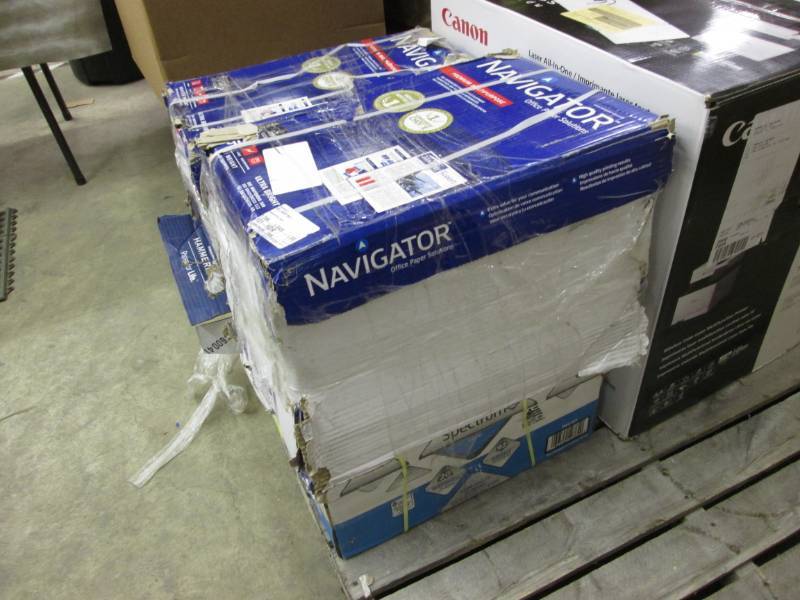 lot 37 image: Case of Navigator Premium Multipurp...