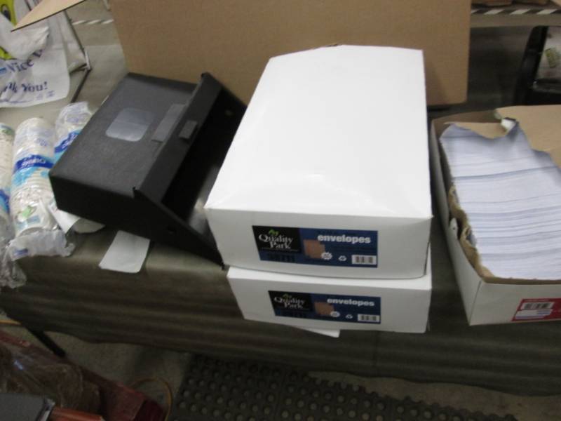 lot 52 image: 2 Boxes 9x12 Clasp Envelopes, #9 Do...