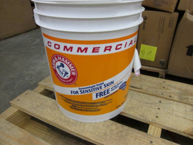 lot 104 image: 5 Gallons Arm & Hammer Commercial L...