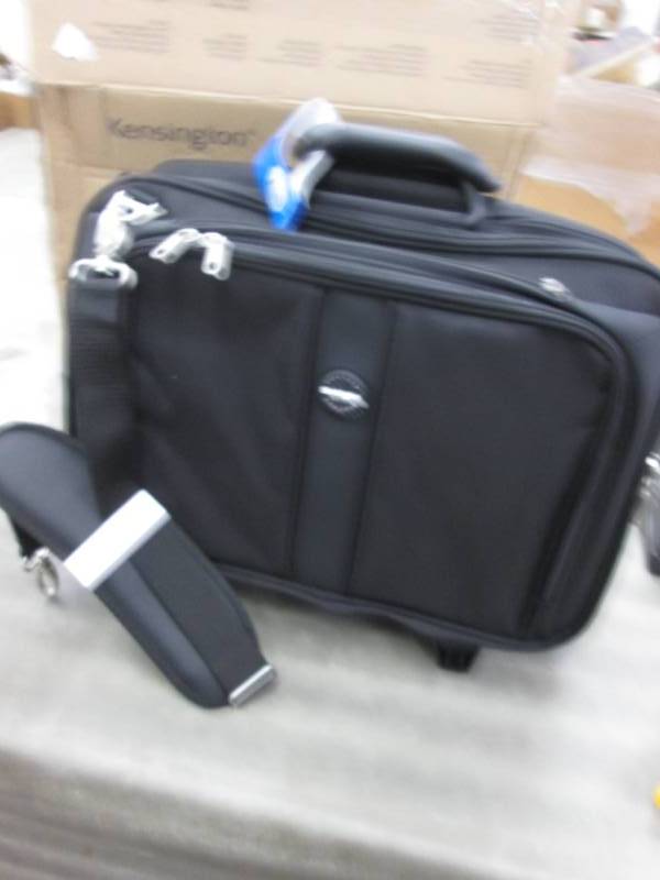 lot 132 image: Kensington Notebook Computer Case...