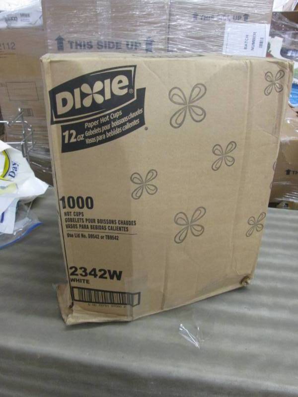 lot 170 image: Dixie 12 oz. Paper Hot Coffee Cup b...