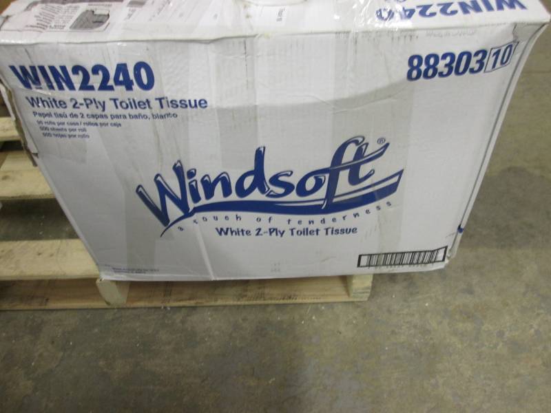lot 198 image: Box of Windsoft Individually Wrappe...