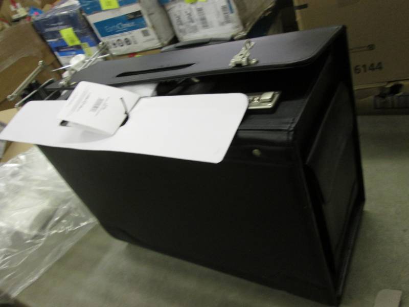 lot 205 image: Stebco Rolling Catalog Case 21.75x1...
