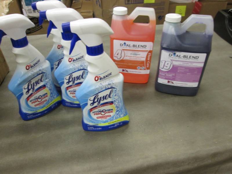 lot 222 image: 4 Lysol  22 oz Peroxide MultiPurpos...