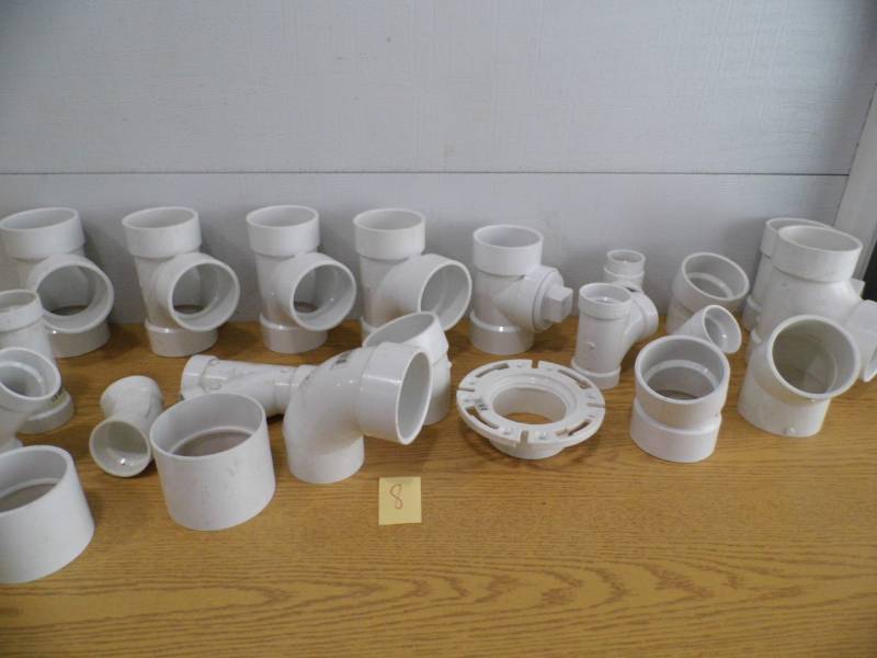 lot 8 image: Assorted PVC Plumbing