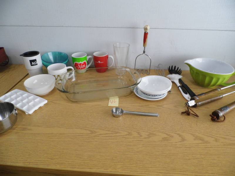 lot 46 image: Dishes