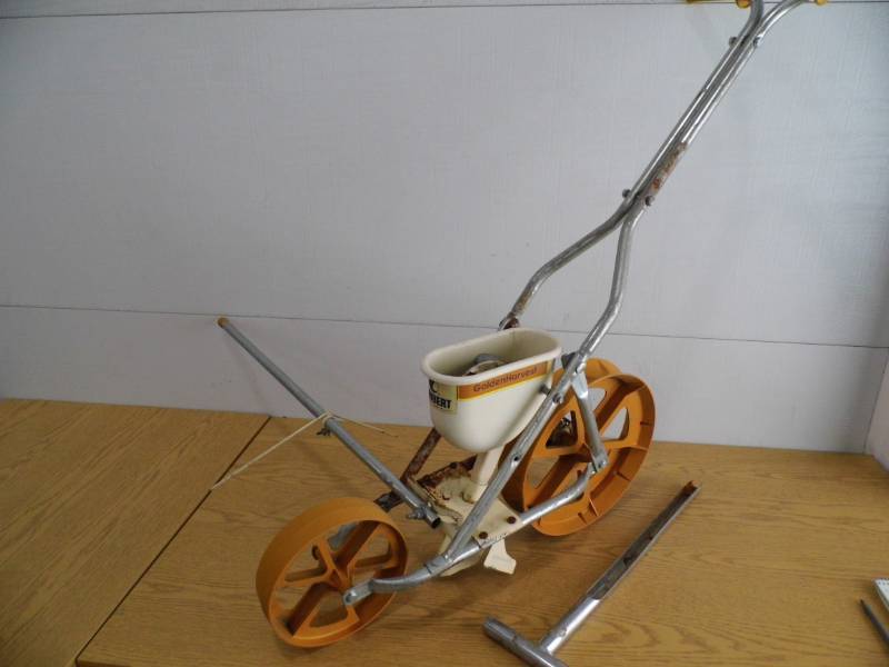 lot 82 image: Golden Harvest Planter