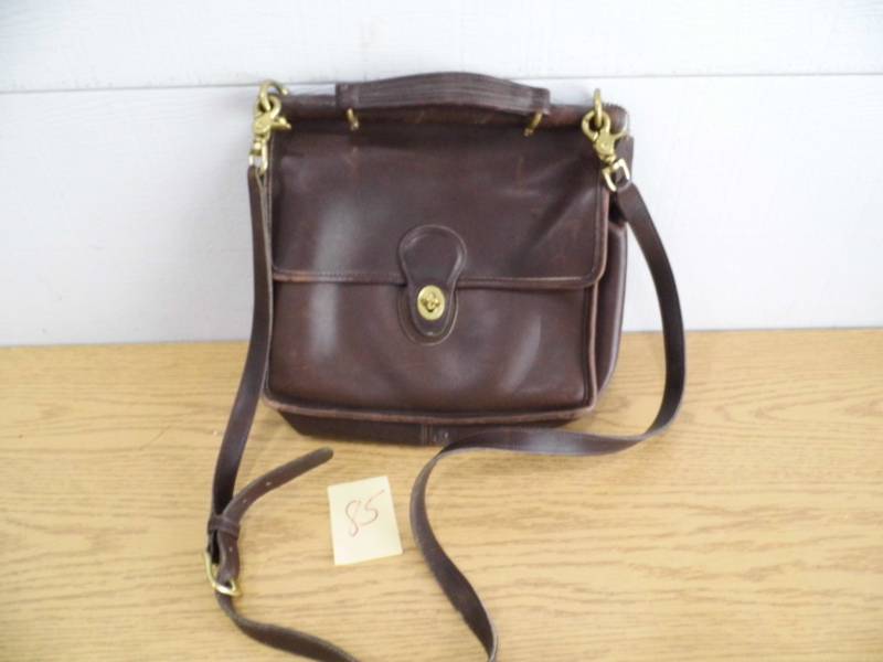 lot 85 image: Coach Purse