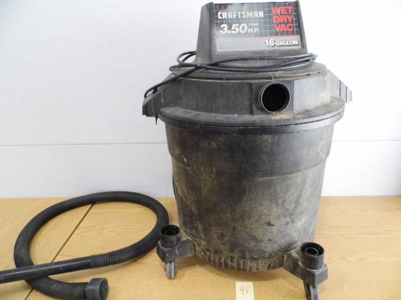 lot 98 image: Craftsman Wet  Dry Vac