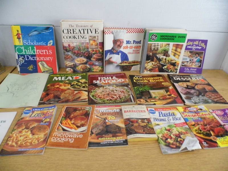 lot 100 image: Cookbooks