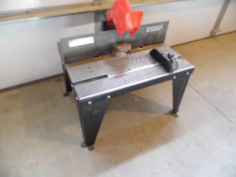 lot 121 image: Craftsman Router Table