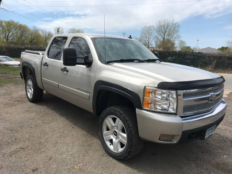 lot 3 image: 2008 Chevrolet Silverado Z71 4x4