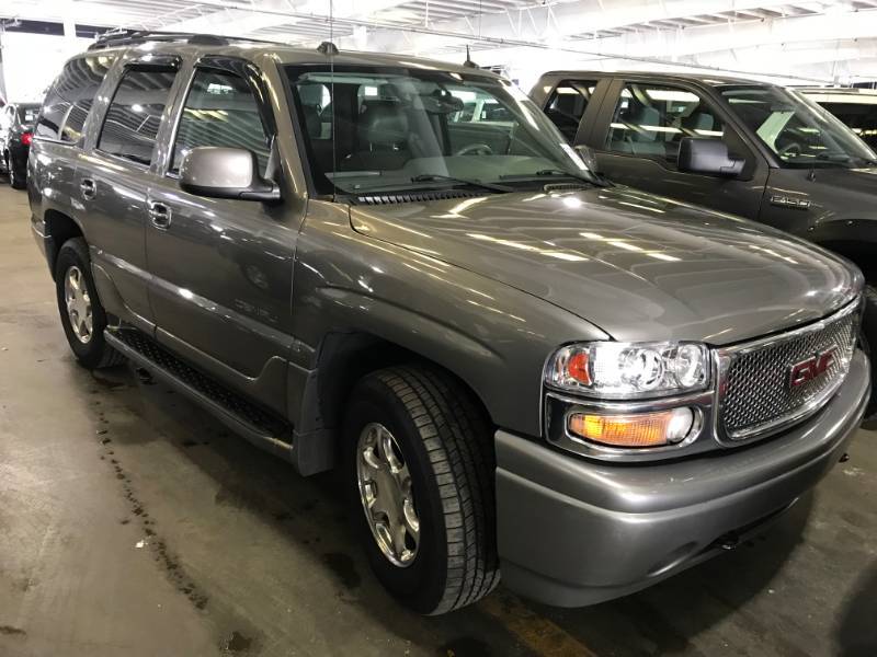 lot 7 image: 2005 GMC Yukon Denali AWD