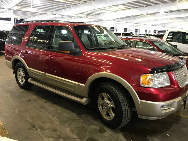 lot 11 image: 2006 Ford Expedition Eddie Bauer 4x4